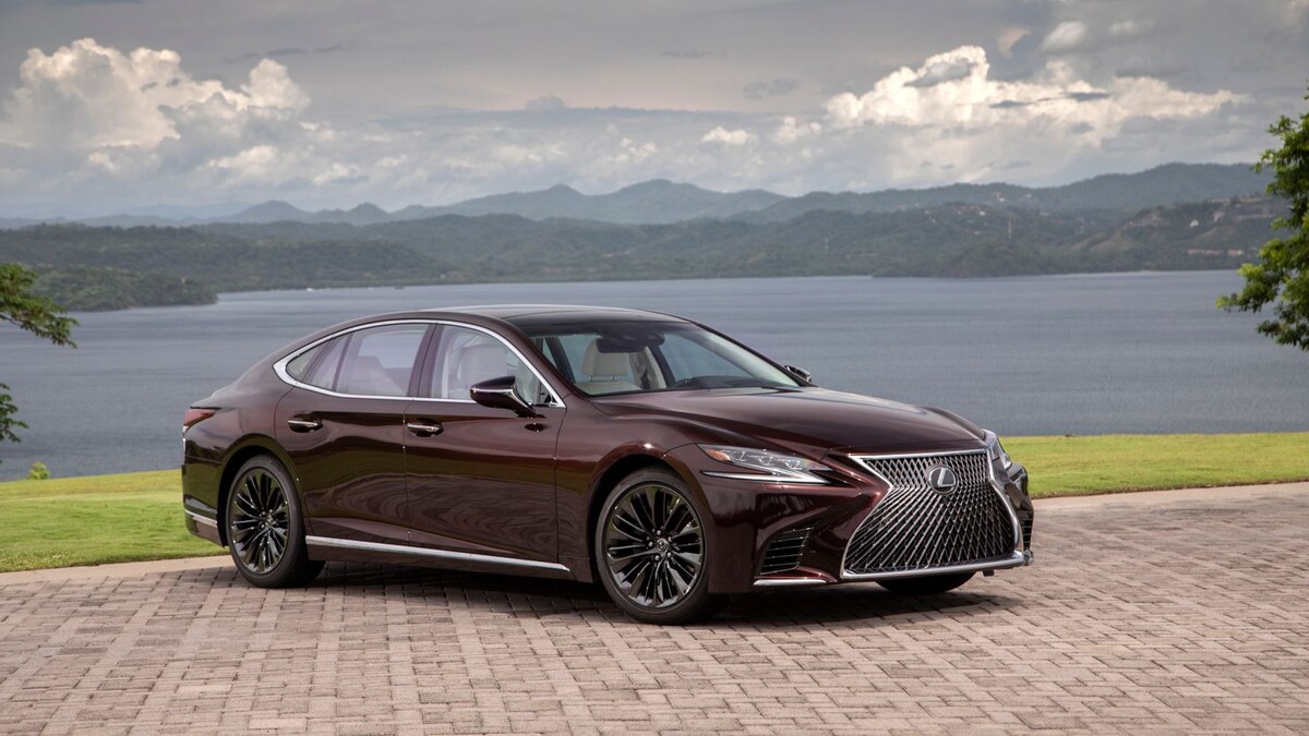 Lexus LS